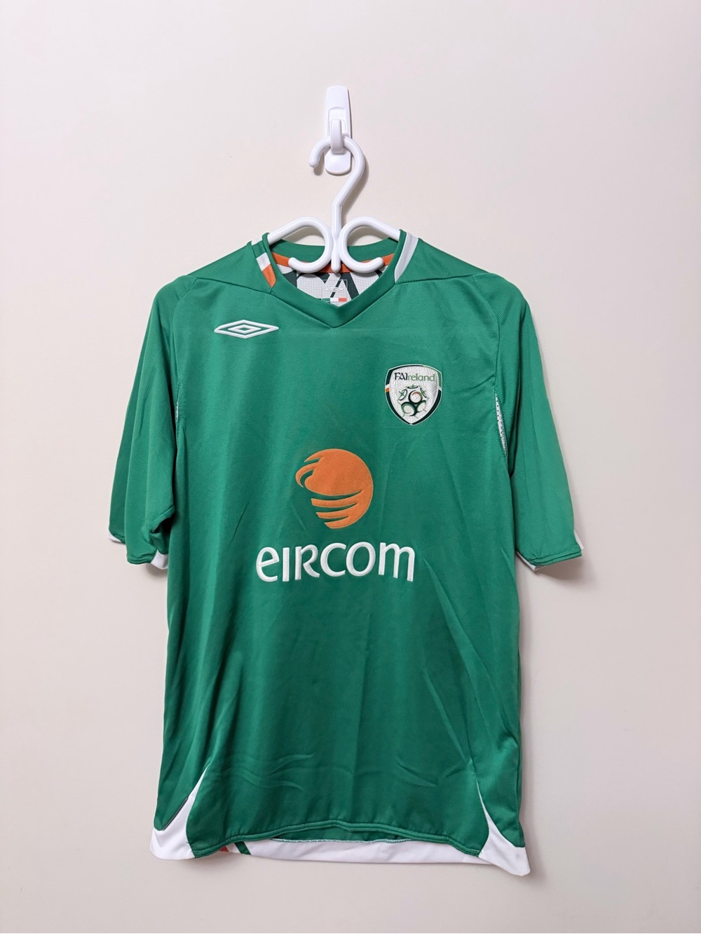 2006 Umbro Ireland Green Soccer Jersey with Eircom Logo